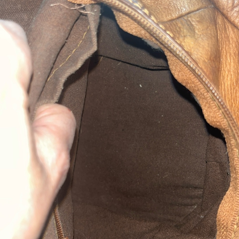 Fe Italian Leather backpack / sling bag Y2K - Picture 16 of 16